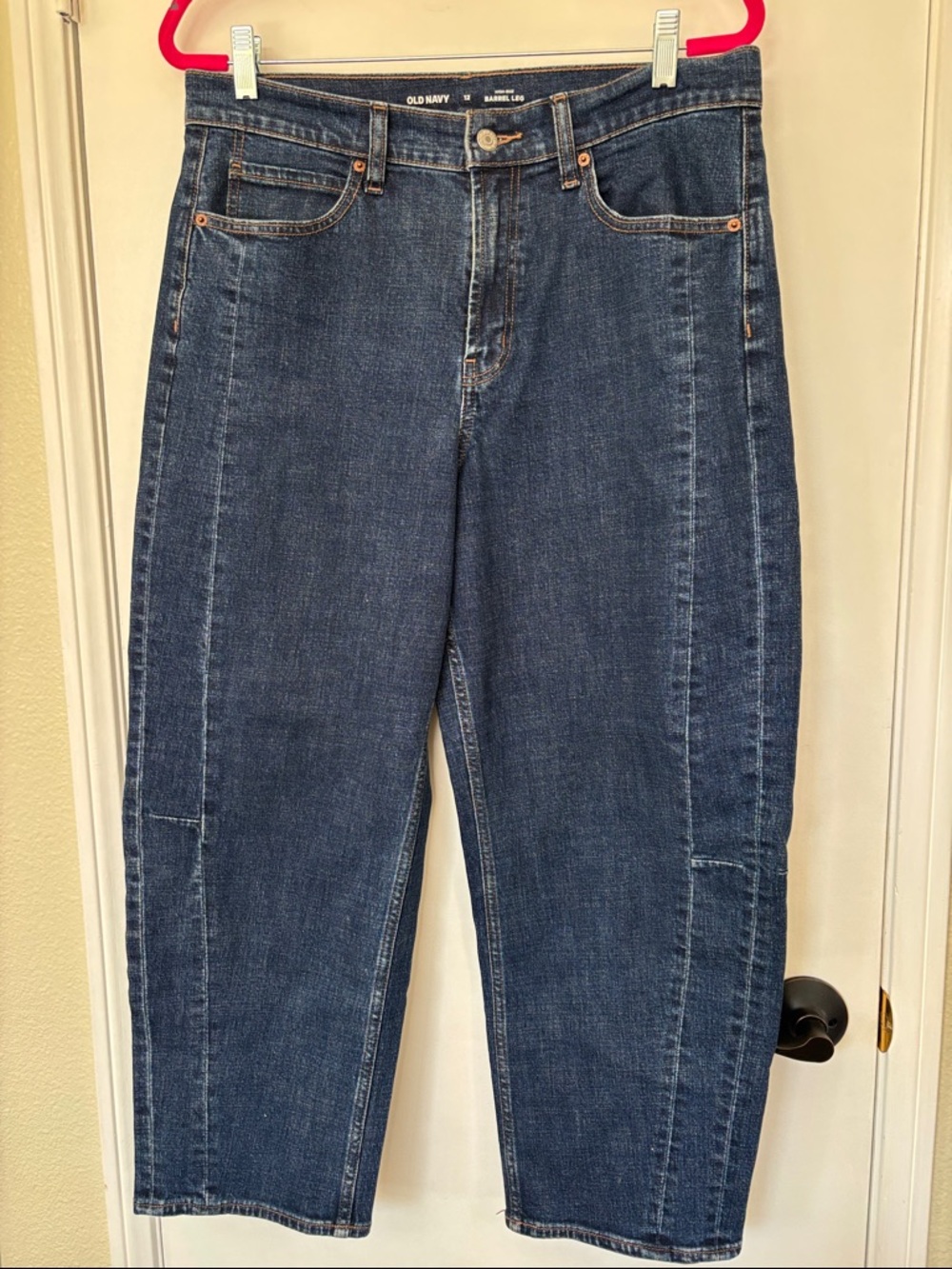 Old Navy Women’s Blue Barrel Straight Jeans